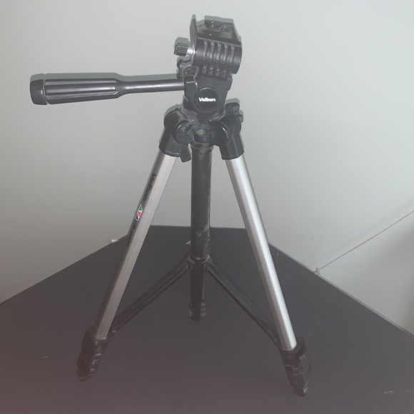 270 degree Velbon S-4000 Extendable Tripod - Picture 4 of 5
